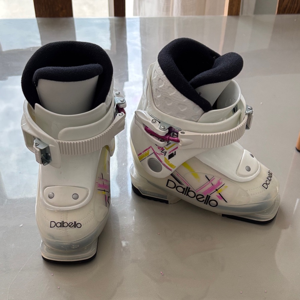 Dalbello Kids White and Pink Ski Boots
